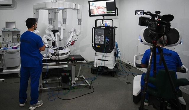 Türkiye, TCG Anadolu ile askeri gemide 'robotik cerrahi' yapılabilen ilk ülke olmaya hazırlanıyor