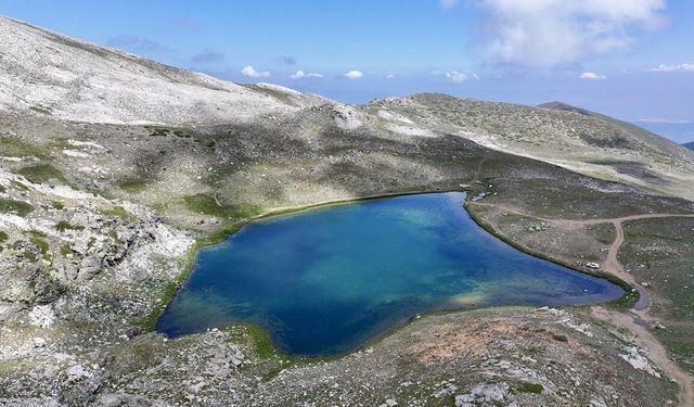 Uludağ'ın zirvesindeki 7 göl milyonlarca yıllık jeolojik mirası yaşatıyor