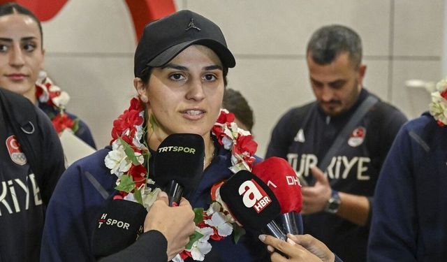 2026 Avrupa Boks Şampiyonası'nda 10 madalya kazanan milli boksörler yurda döndü