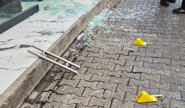 Adana'da bir iş yeri kurşunlandı