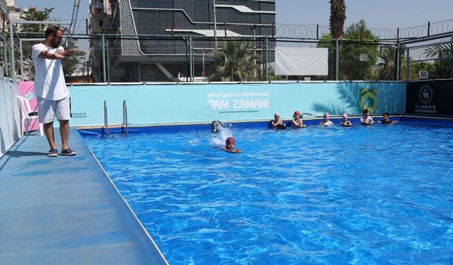 Akdeniz ilçesinde 450 çocuk yüzme eğitimi aldı
