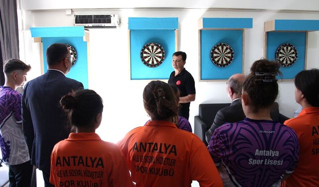 Antalya'da D.A.R.T Projesi'nde başarı gösteren kız çocukları ödüllendirildi