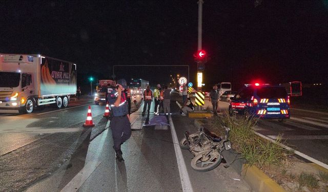 Antalya'da motosiklet ile otomobil çarpıştı, 1 kişi öldü, 1 kişi yaralandı