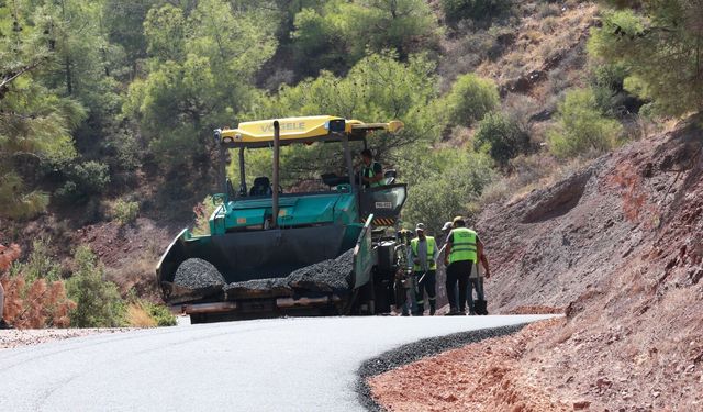 Kırıkhan’da 2 Kilometrelik Yolda Asfalt Çalışması Başladı