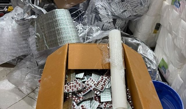 Mersin'de imalathaneye operasyonda 100 bin sentetik ecza hapı ele geçirildi