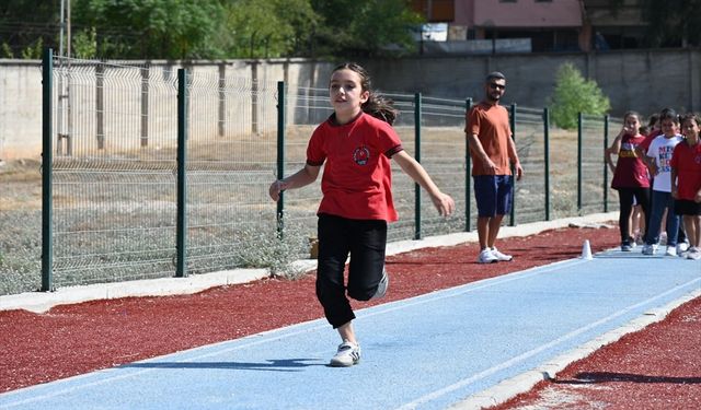 Osmaniye'de ilkokul öğrencileri için atletizm şenliği yapıldı