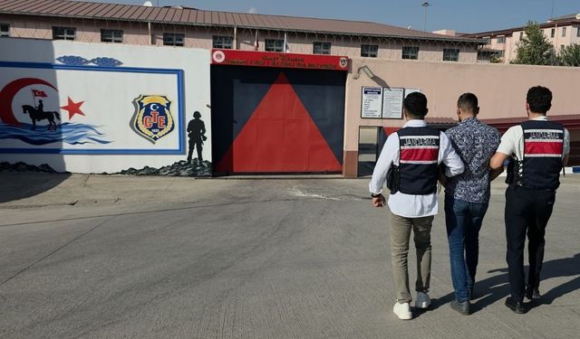 Osmaniye'de terör örgütü DEAŞ operasyonunda yakalanan zanlı tutuklandı