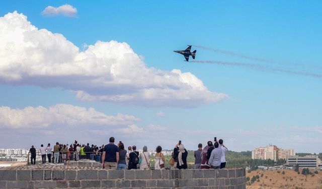SOLOTÜRK Diyarbakır'da prova uçuşu yaptı