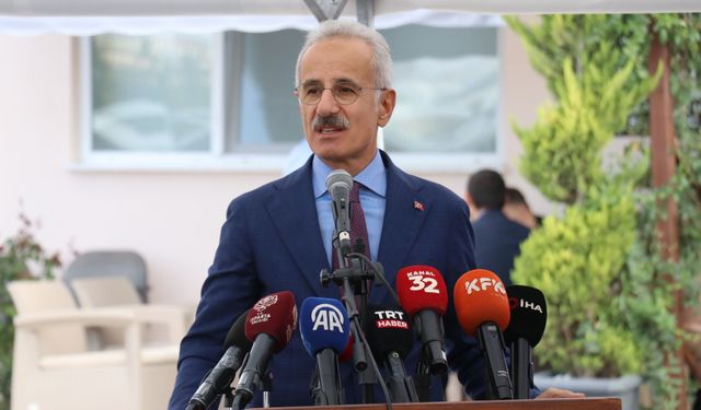 Ulaştırma ve Altyapı Bakanı Uraloğlu, Isparta'da toplantıda konuştu:
