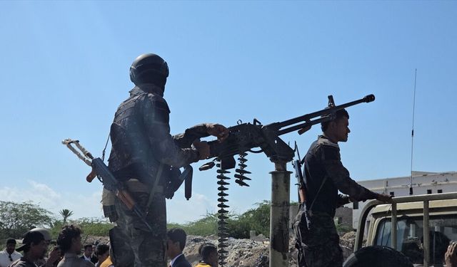 Yemen'de hükümet güçleri Husi saldırılarını püskürttü, Taiz'de bazı noktaları geri aldı