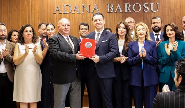 Adana Baro Başkanı Volkan Böke mazbatasını aldı