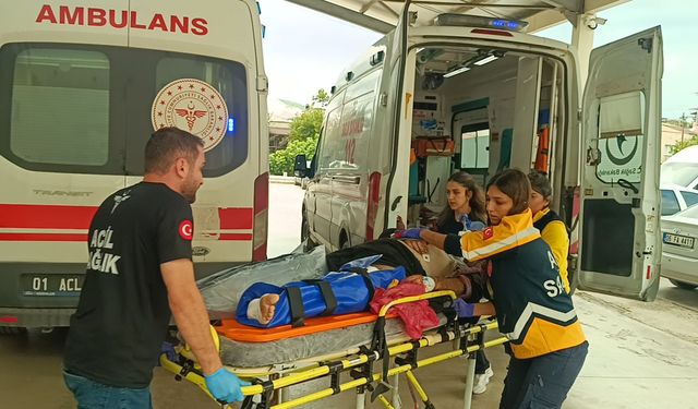 Adana'da 2 otomobilin çarpışması sonucu 3 kişi yaralandı