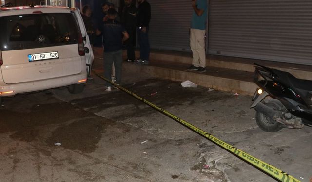 Adana'da düzenlenen silahlı saldırıda bir genç ağır yaralandı