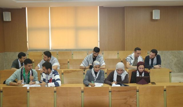 Adana'da eğitim gören Filistinli öğrenciler geleceklerini ülkelerinde kurmak istiyor