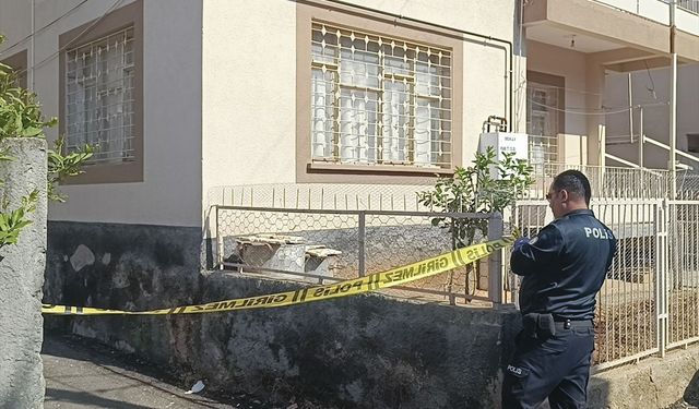 Adana'da tamir için çıktığı damdan düşen işçi hayatını kaybetti
