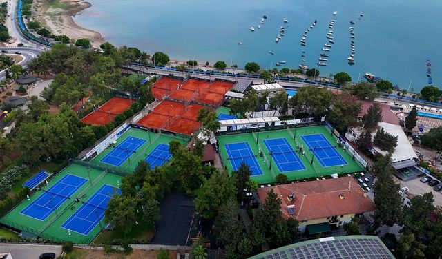 Adana'daki tenis kulübü, yeni şampiyonlar yetiştirmeyi hedefliyor