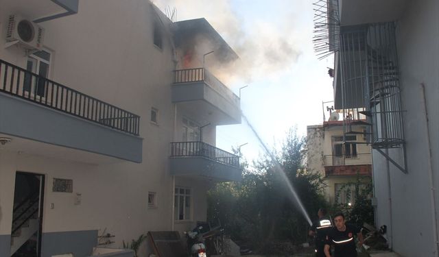 Antalya'da bir evde çıkan yangın söndürüldü