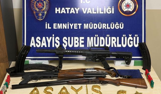 Hatay'da Aileyi Ölümle Tehdit Ettiler! Ev Ve İş Yerlerinden Silah Çıktı