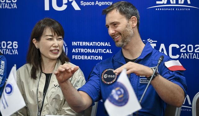 Astronotlar, 77. Uluslararası Uzay Kongresi'nde basın mensuplarıyla bir araya geldi