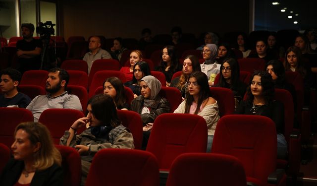 ÇÜ'de 'Medya, Dijitalleşme ve Geleceğin Haberciliği Programı' düzenlendi