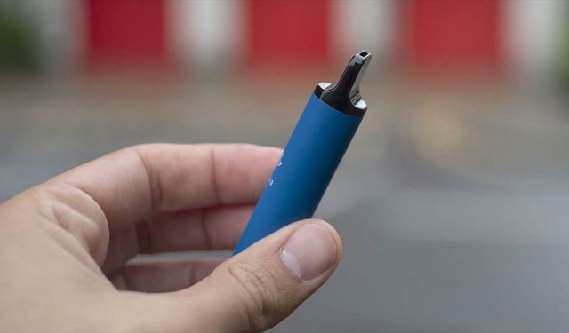 Elektronik sigara gençler arasında 'sosyalleşme aracına dönüşmemeli' uyarısı