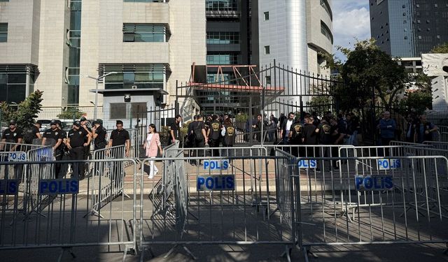 GÜNCELLEME - Mersin'deki yolsuzluk soruşturmasında 3 belediye başkanı ve 47 kişi hakkında tutuklama talebi