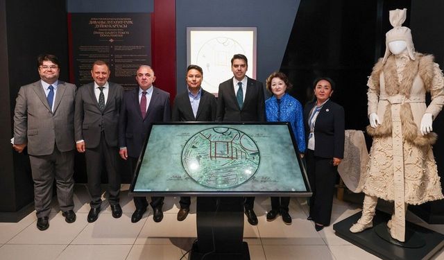 Kaşgarlı Mahmud'un eseri 'Divanu Lugati't-Türk'ün kalıcı sergisi, Kırgızistan'da açıldı