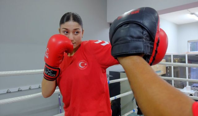 Milli boksör Buse Nur dünya şampiyonluğu için Karadağ'da ringe çıkacak