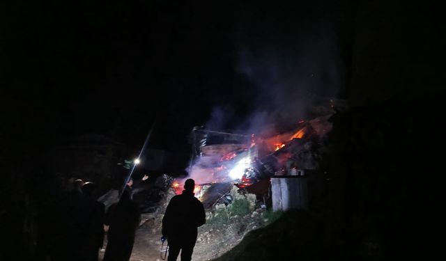 Osmaniye'de samanlıkta çıkan yangın söndürüldü