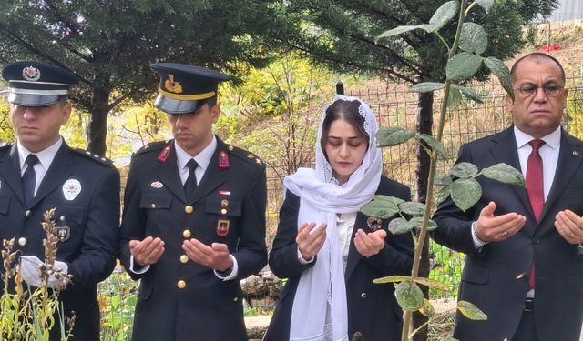 Saimbeyli'nin düşman işgalinden kurtuluşunun 106. yıl dönümünde şehitlik ziyaret edildi