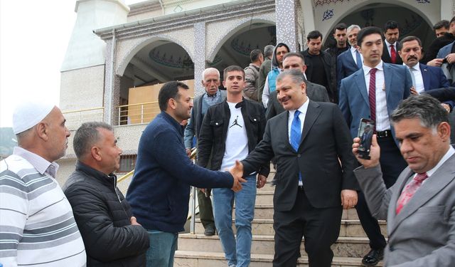 Sağlık Bakanı Koca, bayram namazını Hatay'da kıldı