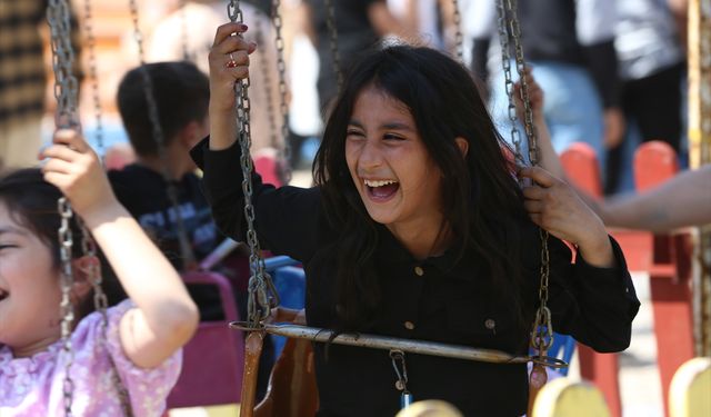 Depremzede Çocuklar, Lunaparkta Eğlendi