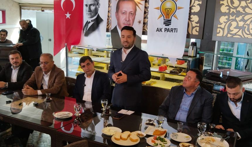 Ak Parti Heyeti Basınla Buluştu