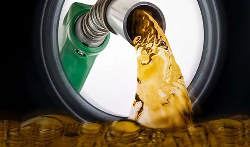 Benzine Beklenen Zam Geldi: Tabelaya Sınırlı Yansıdı