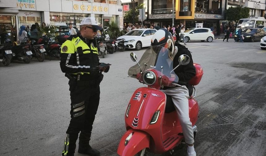 İskenderun'da motosiklet sürücüleri bilgilendirildi