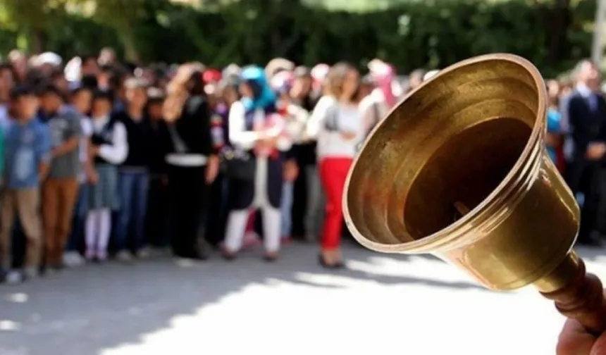 Cumhuriyet Bayramı Tatili Başlıyor! Okullar Ne Zaman Kapanacak?