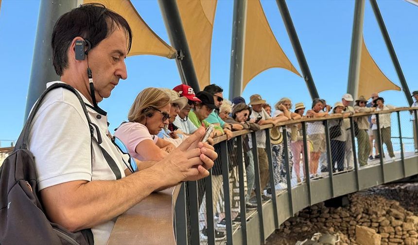 Göbeklitepe'de ziyaretçi yoğunluğu yaşanıyor