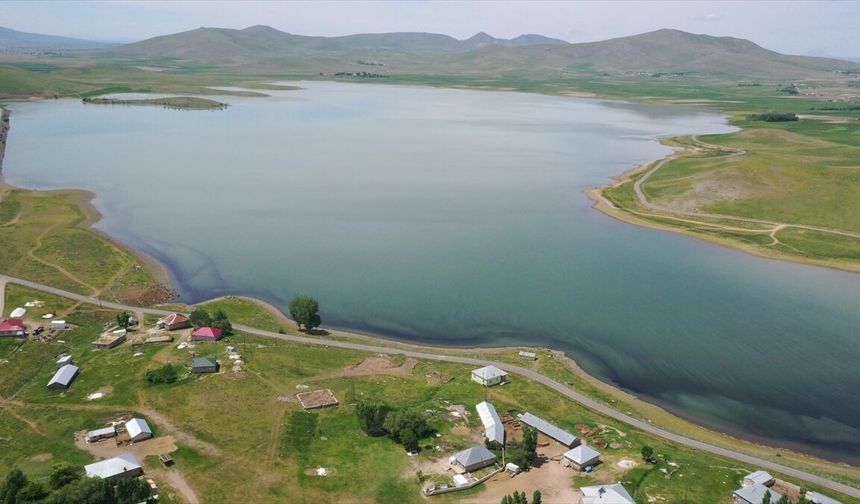 Patnos Barajı'nda su seviyesi kar suları ve ilkbahar yağışlarıyla yükseldi