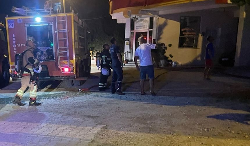 Hatay'da otelde yangın, 11 kişi dumandan etkilendi