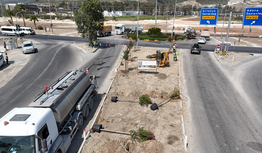 Havaalanı Yolunda Beton Değil Yeşil Yükseliyor
