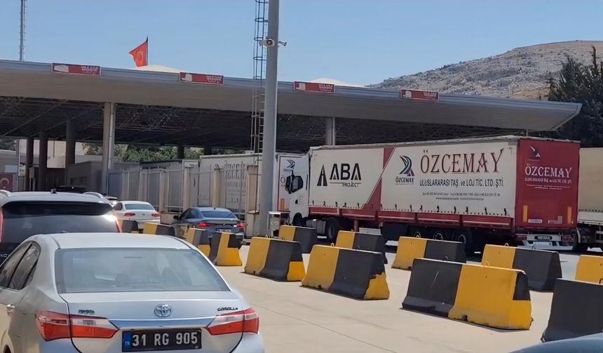 Türk Tır’ları 14 Yıl Aradan Sonra Suriye Yolunda