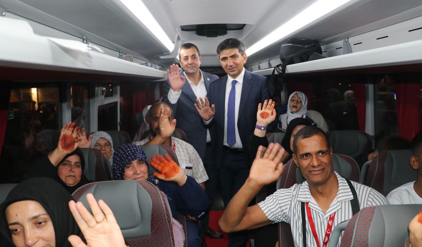 Hatay'da 94 Engelli Vatandaş Umreye Uğurlandı