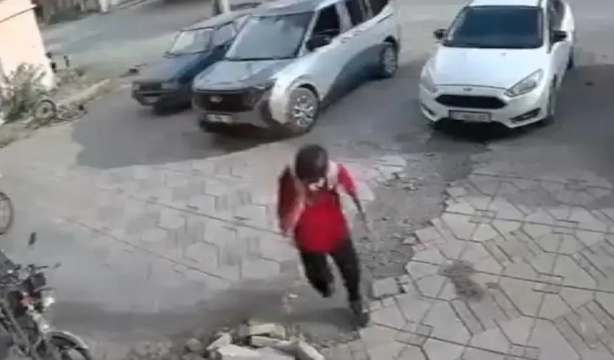 Hatay'da Liseli Öğrenciye Servis Çıkışında Saldırı!