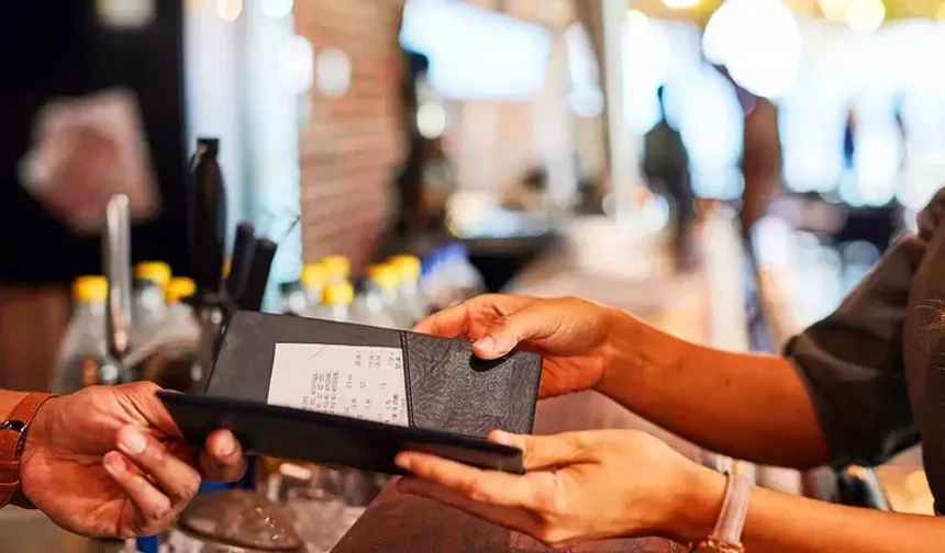 Restoranlarda Ek Ücret Talebine Ceza Yağacak: Bahşiş Dönemi Başlıyor!