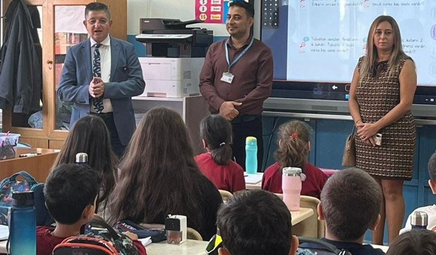 “Hatay’da Yüreklere Dokunan Öğretmenler Günü: Hediye Yerine Bir Hayata Umut Oldular”