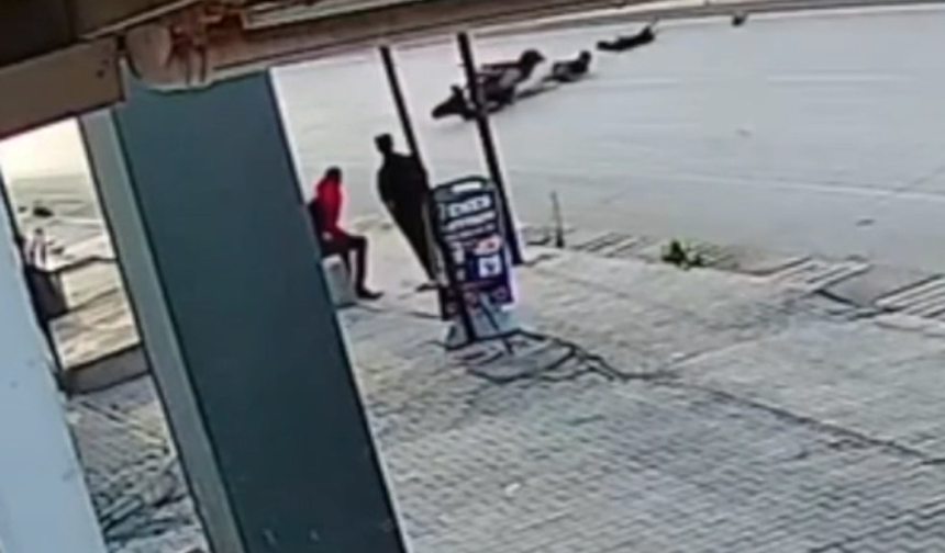 Hatay’da Köpeğe Çarpan Motosiklet Devrildi !