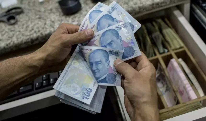 ATM'lerde Nakit Krizi: 100 TL'lik Banknotlar Kaldırılıyor!