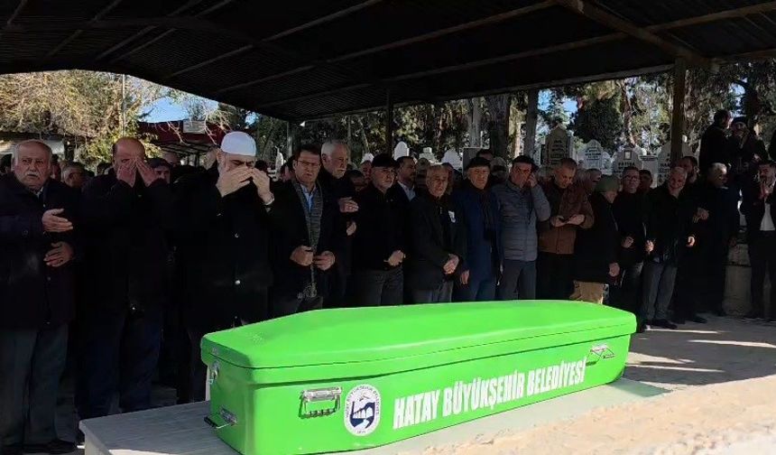 Akdeniz'e açılıp, cansız bedeni Kıbrıs'ta bulunan balıkçı, memleketinde son yolculuğuna uğurlandı