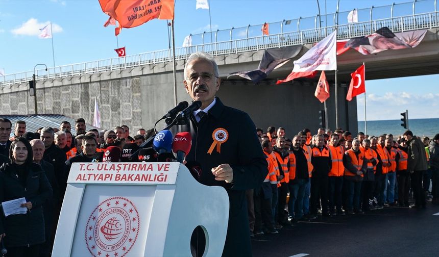 Bakan Uraloğlu: Türkiye Yüzyılı vizyonuyla yatırım, istihdam, üretim ve ihracat odaklı büyüme stratejimizi sürdürüyoruz