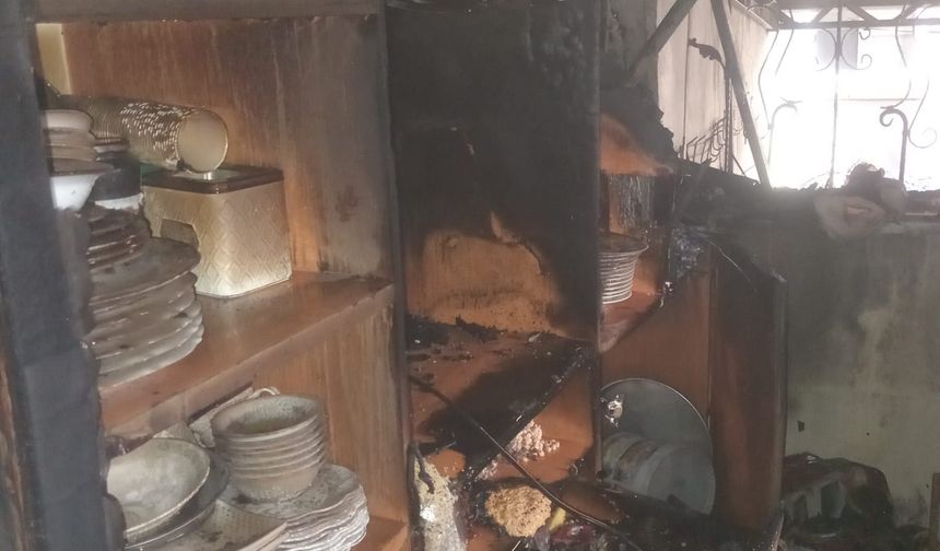 Bozyazı'da evde çıkan yangın söndürüldü